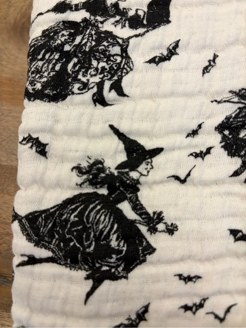 Halloween Towels (3) 👗GLAM Witches On Broomsticks 🧹 Bats 🐈‍⬛ Black Cat NWT